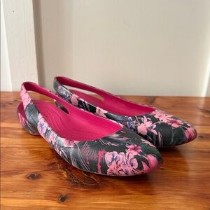 Crocs Women Eve Tropical Floral Iconic Comfort Slingback Flats